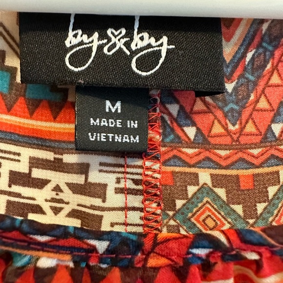 By & By Aztec Sleeveless Women’s M Blouse Top Built In Cami Round Neckline - Picture 3 of 10